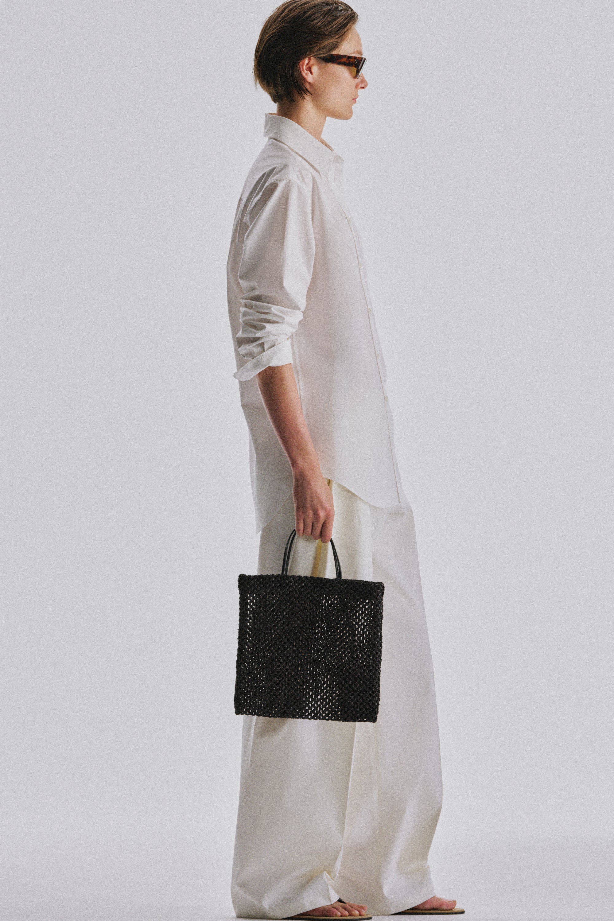 https://cdn.shopify.com/s/files/1/0552/0313/5593/files/LOOK_147_001_select.jpg?v=1777947613