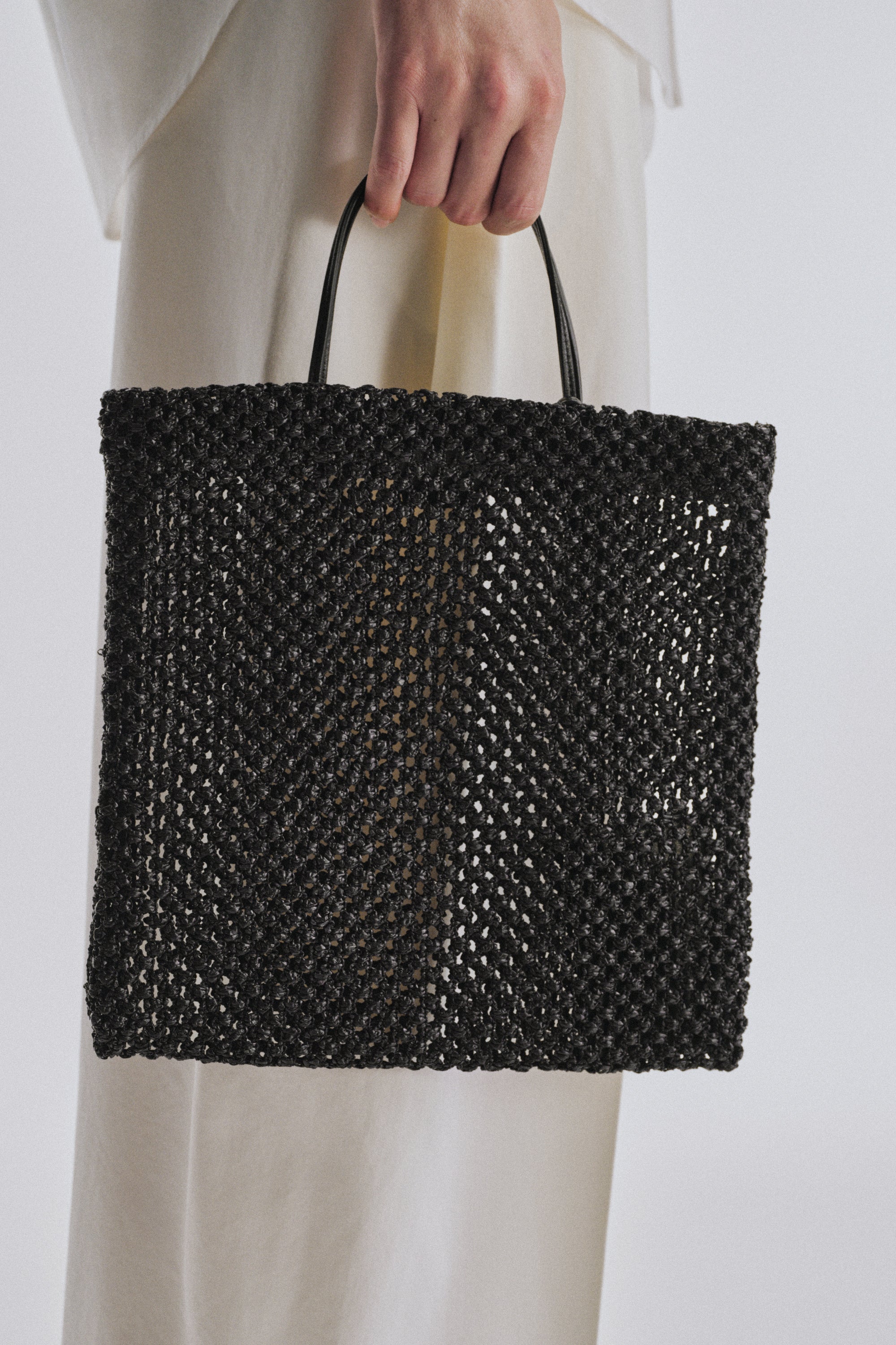 https://cdn.shopify.com/s/files/1/0552/0313/5593/files/LOOK_147_002_select.jpg?v=1777947611