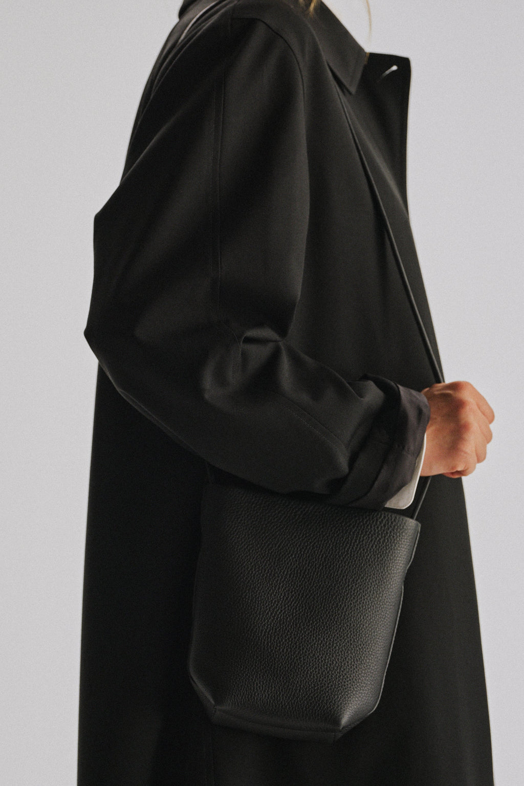 https://cdn.shopify.com/s/files/1/0552/0313/5593/files/LOOK_239_001_select.jpg?v=1777947705