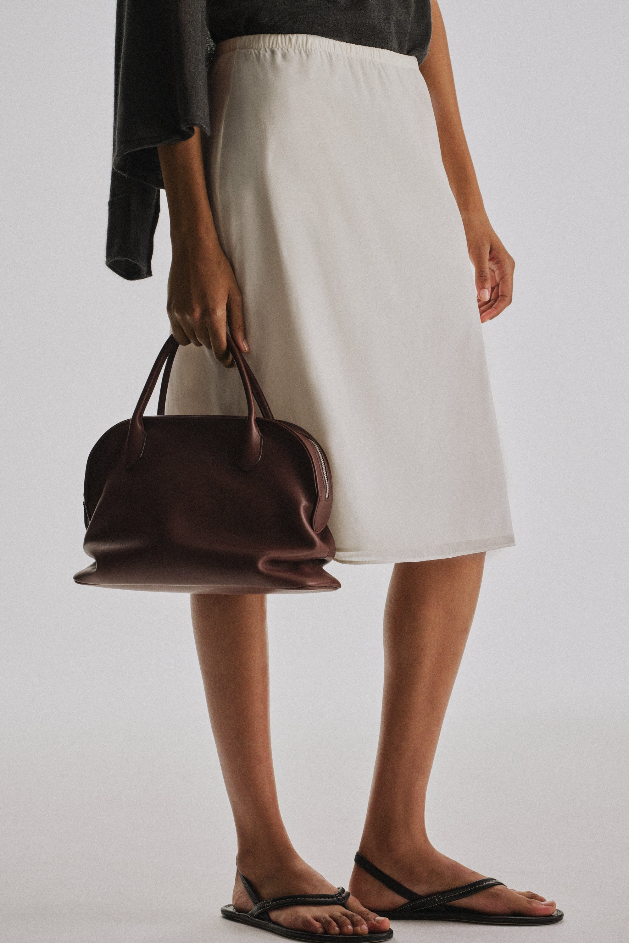 https://cdn.shopify.com/s/files/1/0552/0313/5593/files/LOOK_244_054_select.jpg?v=1777947705