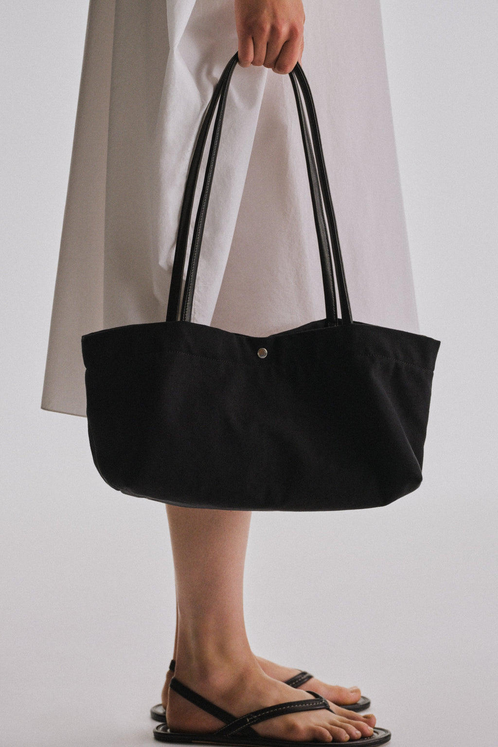 https://cdn.shopify.com/s/files/1/0552/0313/5593/files/LOOK_28_002_select.jpg?v=1777935339