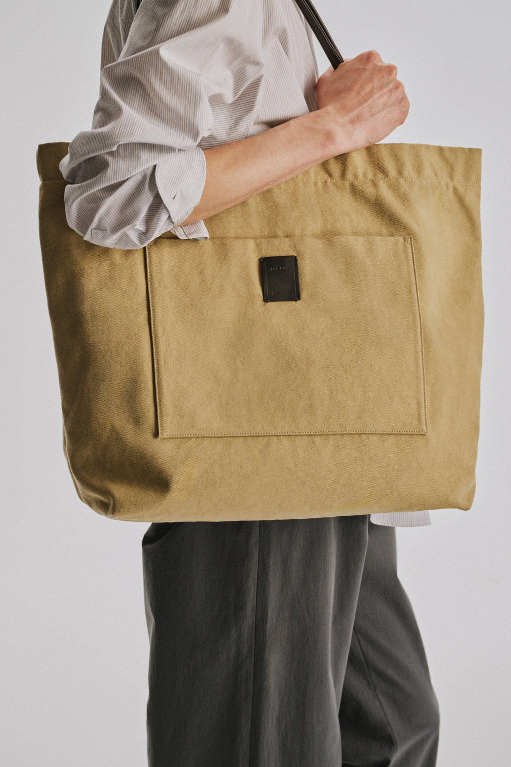 https://cdn.shopify.com/s/files/1/0552/0313/5593/files/LOOK_292_002_select.jpg?v=1777947756