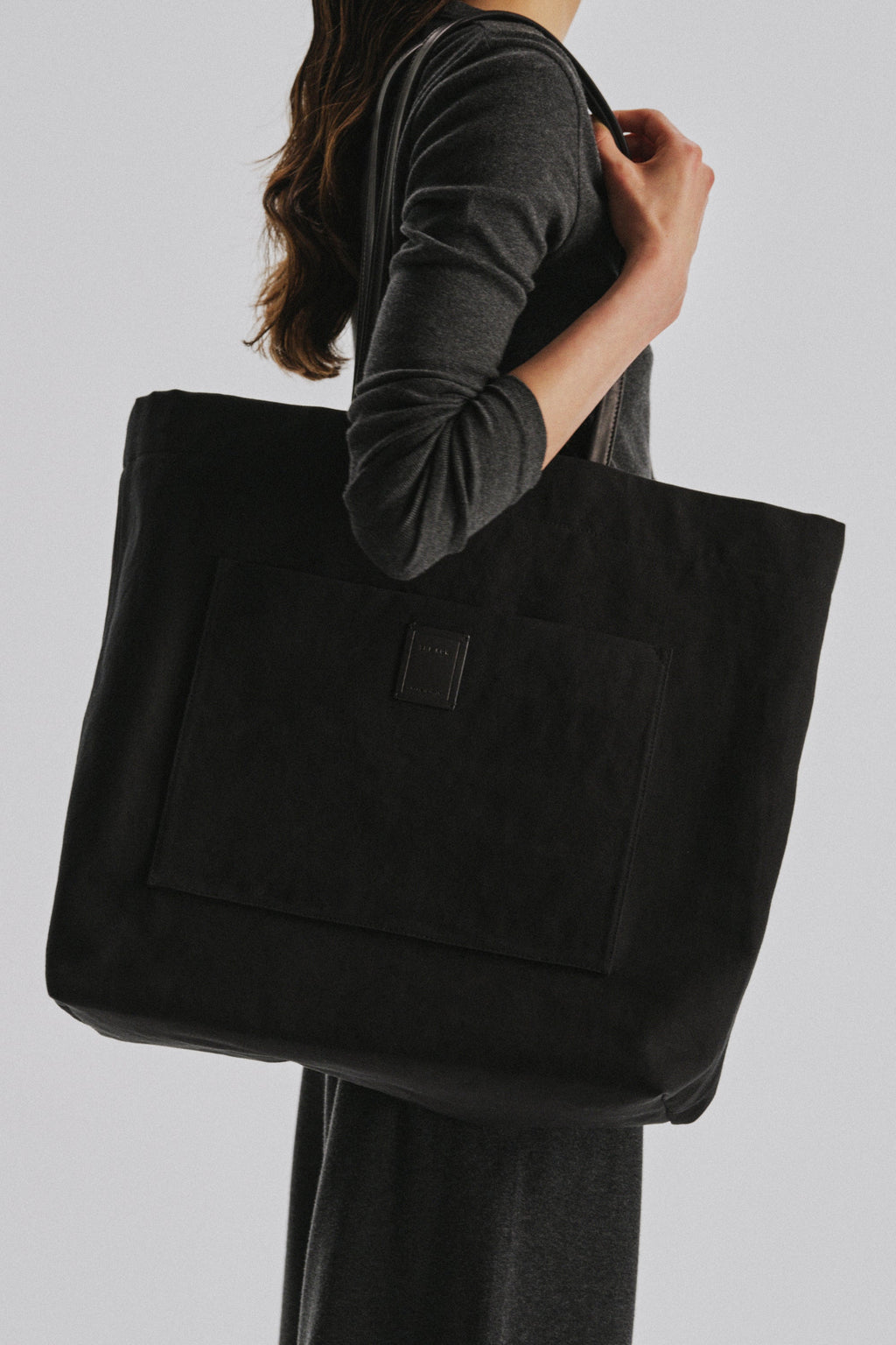 https://cdn.shopify.com/s/files/1/0552/0313/5593/files/LOOK_94_002_select_c24eb69a-7eb0-401b-bec7-9fdbbadc763c.jpg?v=1777954829