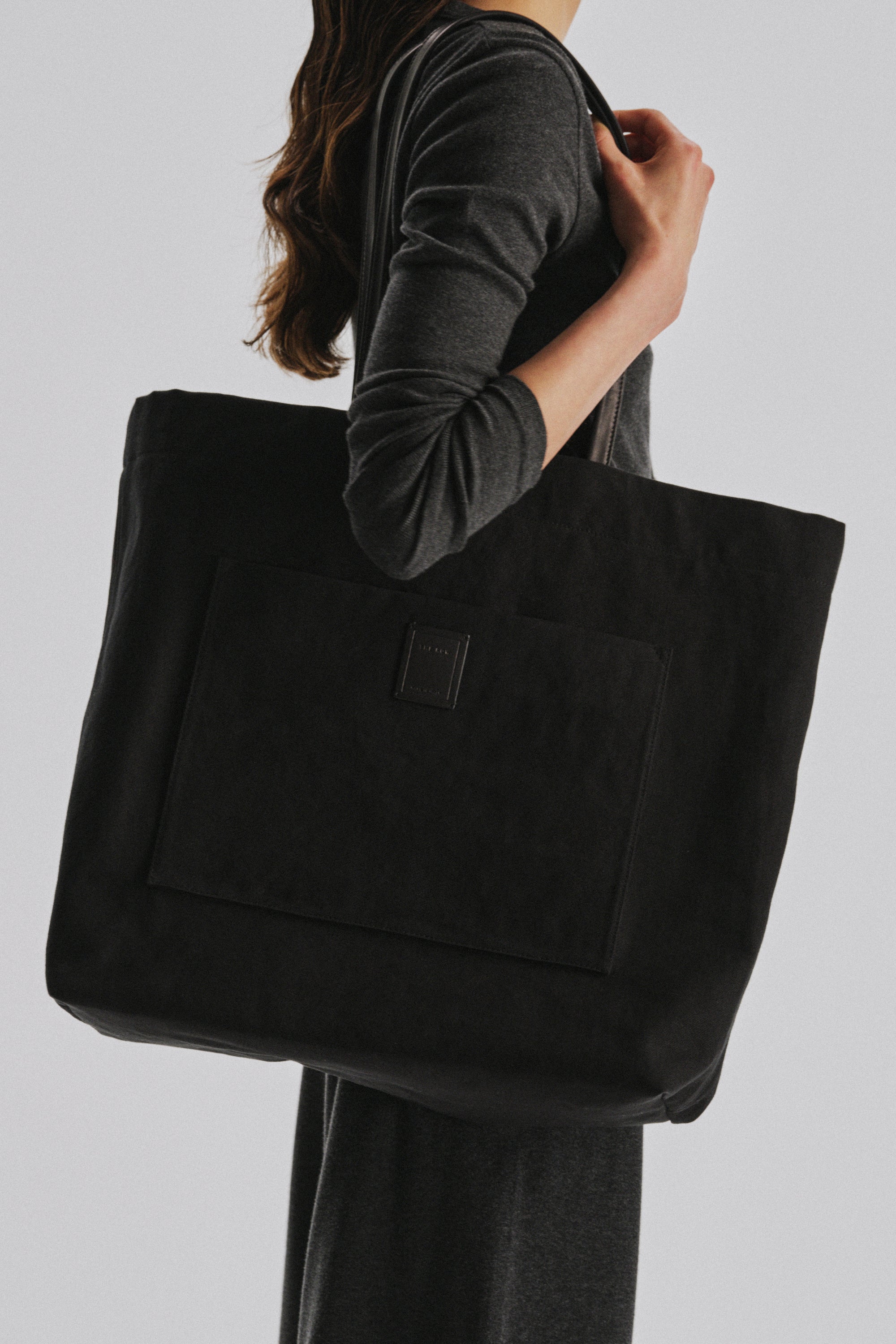 https://cdn.shopify.com/s/files/1/0552/0313/5593/files/LOOK_94_002_select_c24eb69a-7eb0-401b-bec7-9fdbbadc763c.jpg?v=1777954829