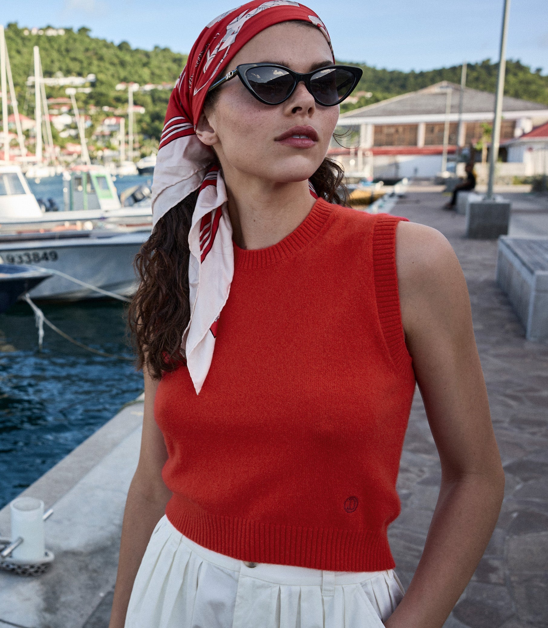 Luxurious Cashmere Louden Top: '60s Inspired, Ribbed Knit, Embroidered Detail