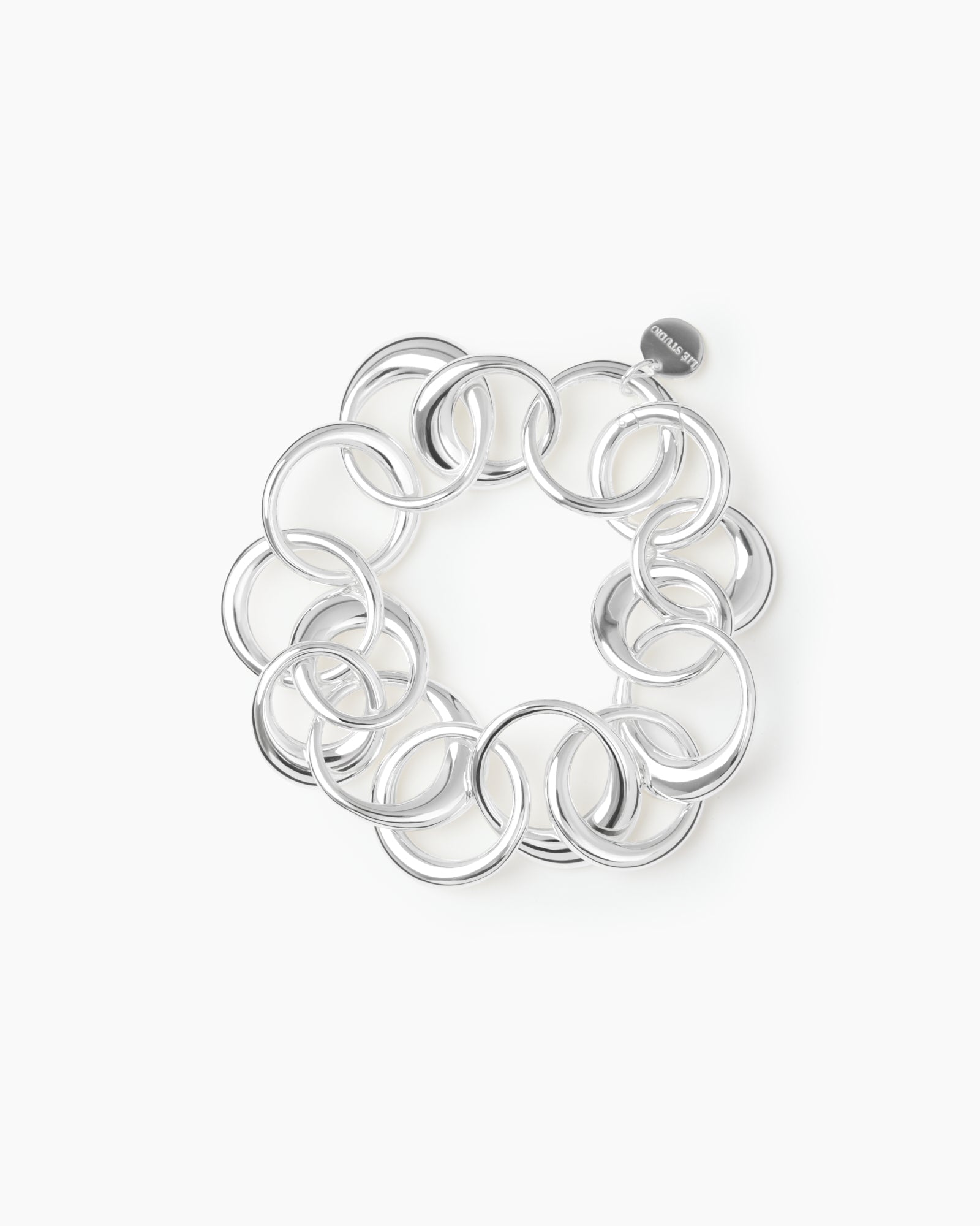 https://cdn.shopify.com/s/files/1/0592/5945/3598/files/Laura_brac_silver.jpg?v=1748260775