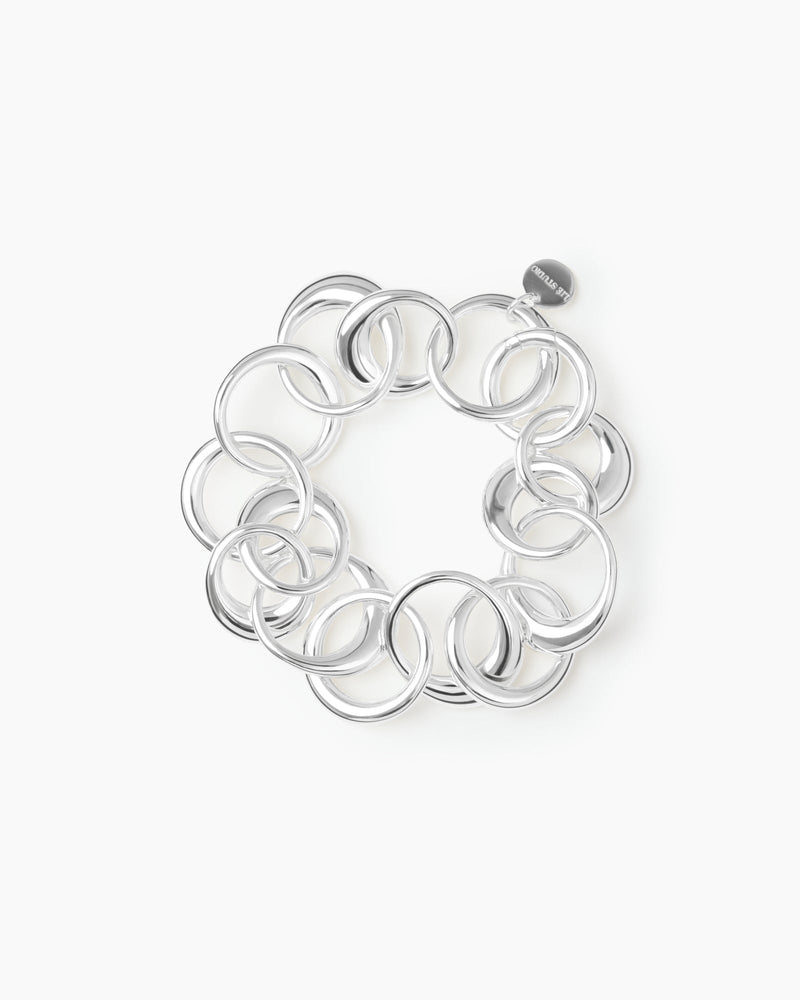 https://cdn.shopify.com/s/files/1/0592/5945/3598/files/Laura_brac_silver.jpg?v=1748260775
