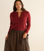 Luxurious Cloud-Soft Cashmere Cardigan, Classic Crew Neck, Fitted Silhouette, Malbec