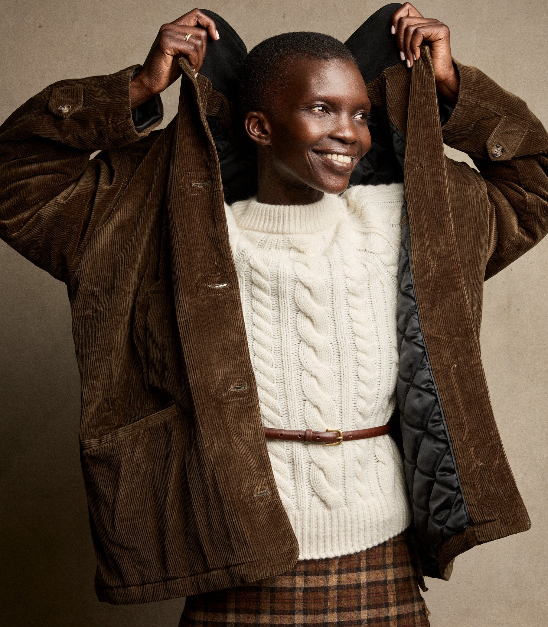 Luxurious Marlowe Ivory Cashmere Cable Knit Sweater: Cloud-Soft Mockneck Comfort