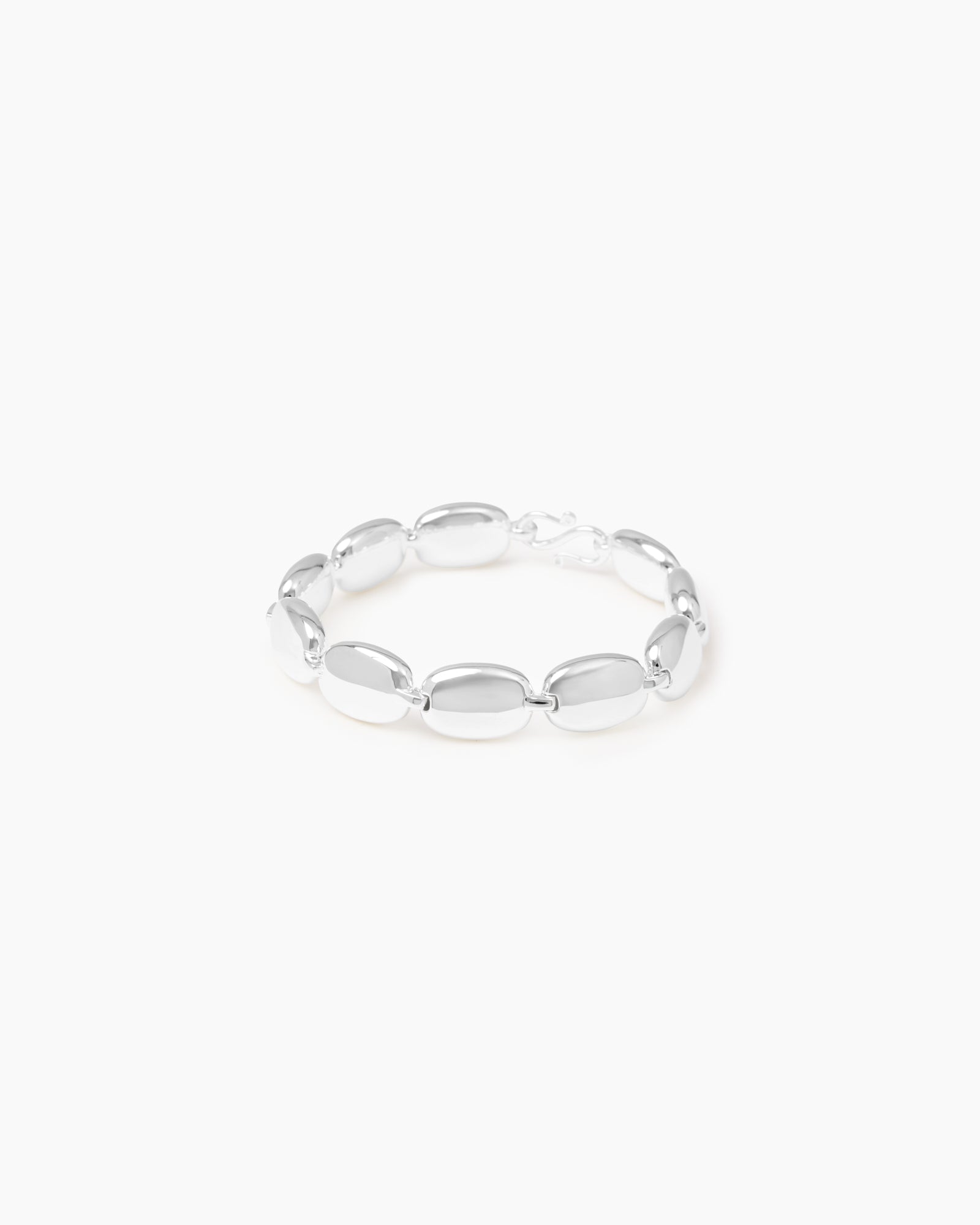 https://cdn.shopify.com/s/files/1/0592/5945/3598/files/MONICA_BRACELET_SILVER.jpg?v=1759347746