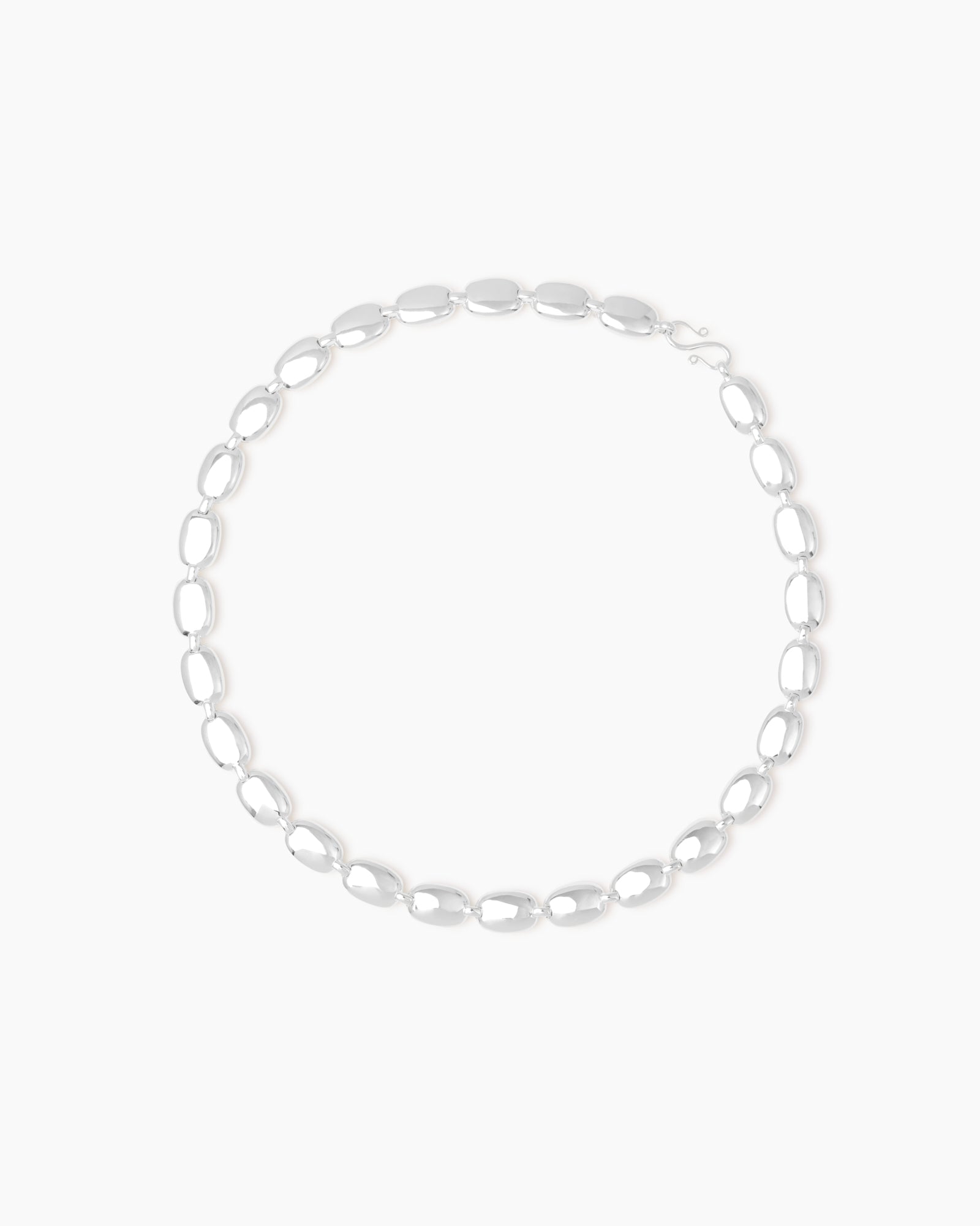 https://cdn.shopify.com/s/files/1/0592/5945/3598/files/MONICA_NECKLACE_SILVER.jpg?v=1761827317