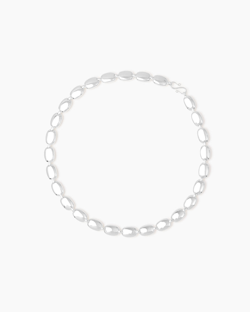 https://cdn.shopify.com/s/files/1/0592/5945/3598/files/MONICA_NECKLACE_SILVER.jpg?v=1761827317