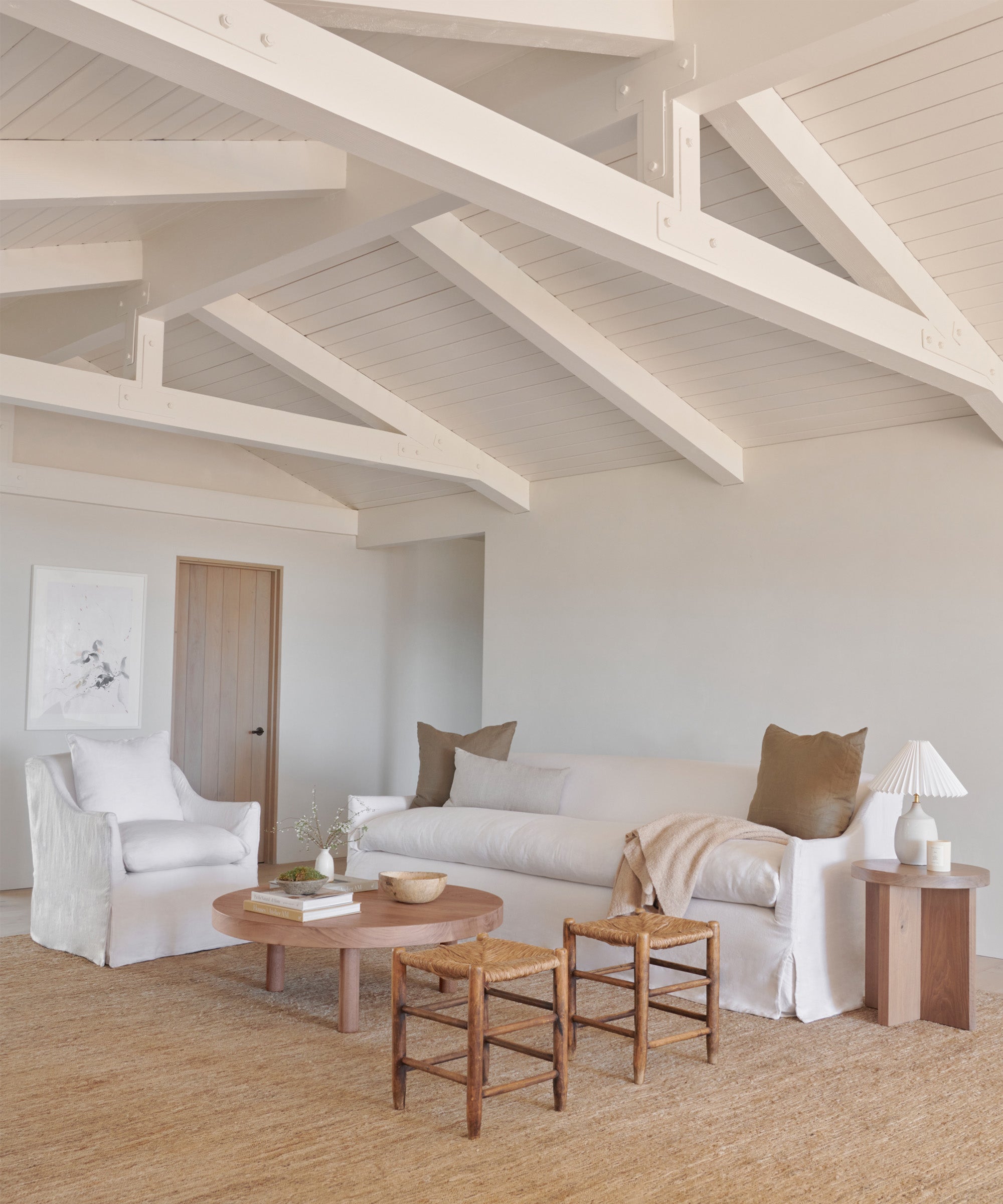 https://cdn.shopify.com/s/files/1/0565/1234/8333/products/MiramarSofa_WhiteLinen_2.jpg?v=1663081583