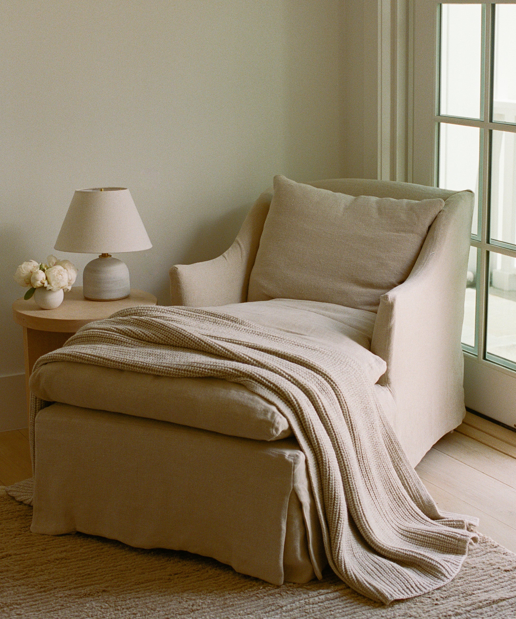 https://cdn.shopify.com/s/files/1/0565/1234/8333/products/Miramar_Chaise_Natural_4.jpg?v=1663018675