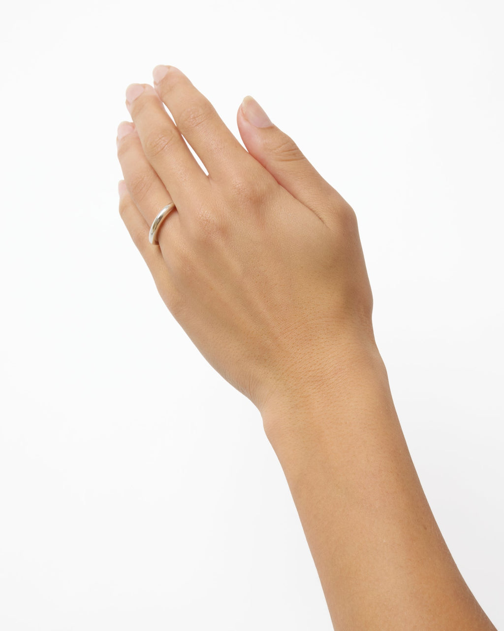 https://cdn.shopify.com/s/files/1/0592/5945/3598/files/Nanna_silver_2.jpg?v=1748260753