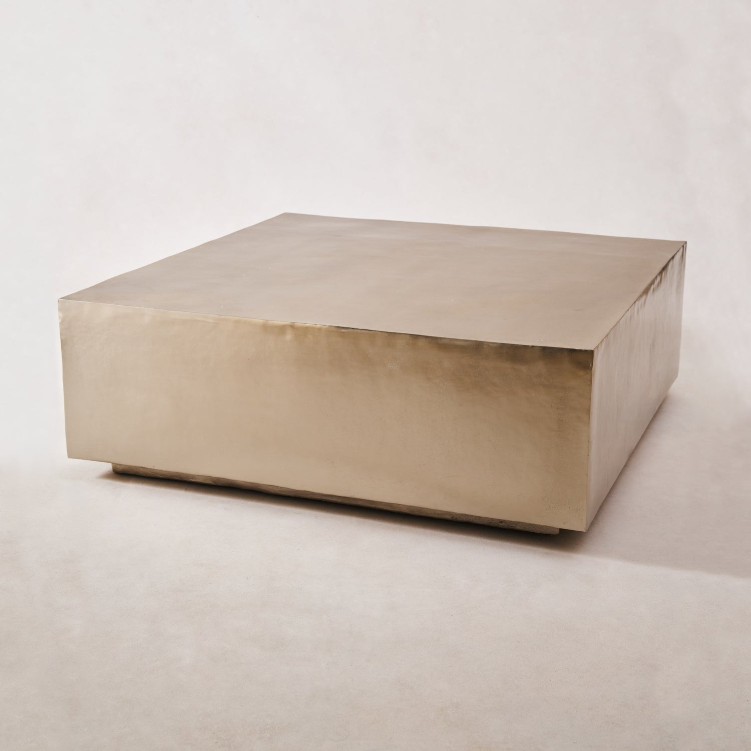 https://cdn.shopify.com/s/files/1/0593/2217/1565/files/Nickel-Coffee-Table-3.jpg?v=1740502594