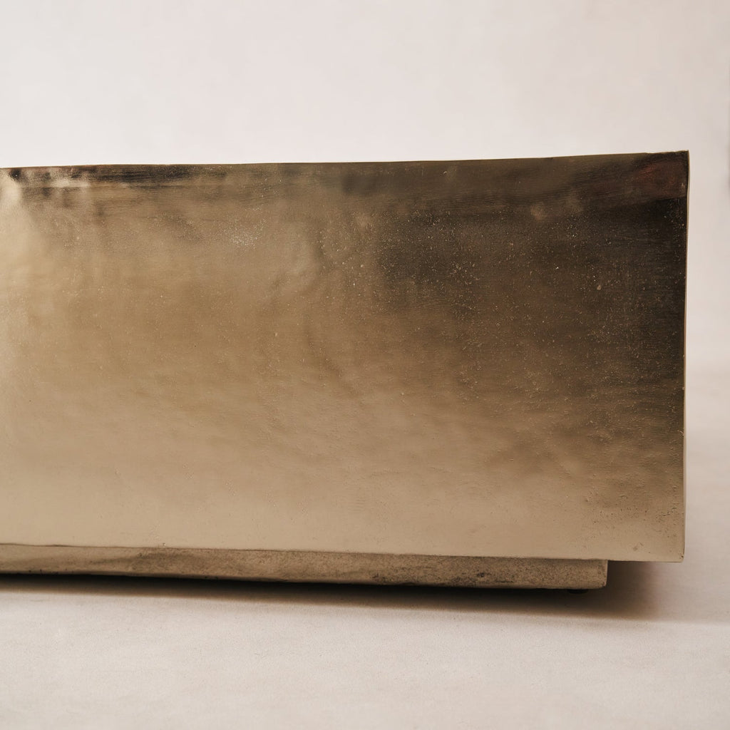 https://cdn.shopify.com/s/files/1/0593/2217/1565/files/Nickel-Coffee-Table-7.jpg?v=1740502594