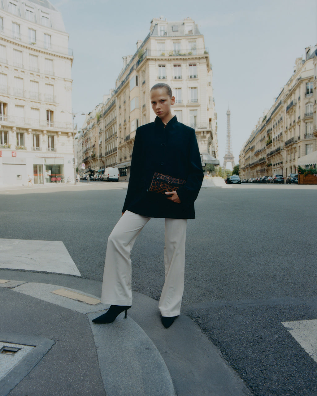 Chic Leopard Print Calf Hair Shoulder Bag with Metallic Buckle for Women