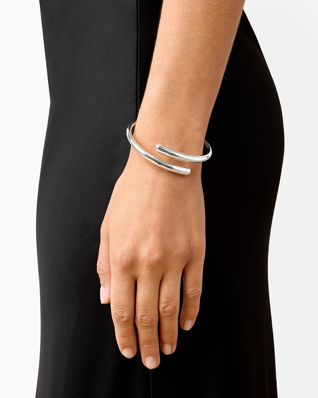 https://cdn.shopify.com/s/files/1/0592/5945/3598/files/OLGA_BRACELET_SILVER1.jpg?v=1770906354