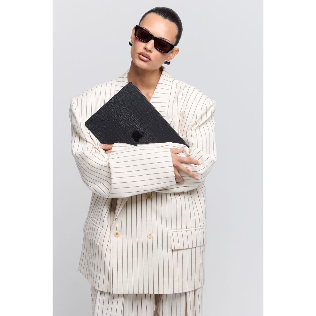 https://cdn.shopify.com/s/files/1/0574/0989/6626/files/ONYX_2.png?v=1749854096