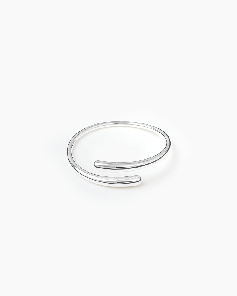 https://cdn.shopify.com/s/files/1/0592/5945/3598/files/Olga_silver.jpg?v=1748260768