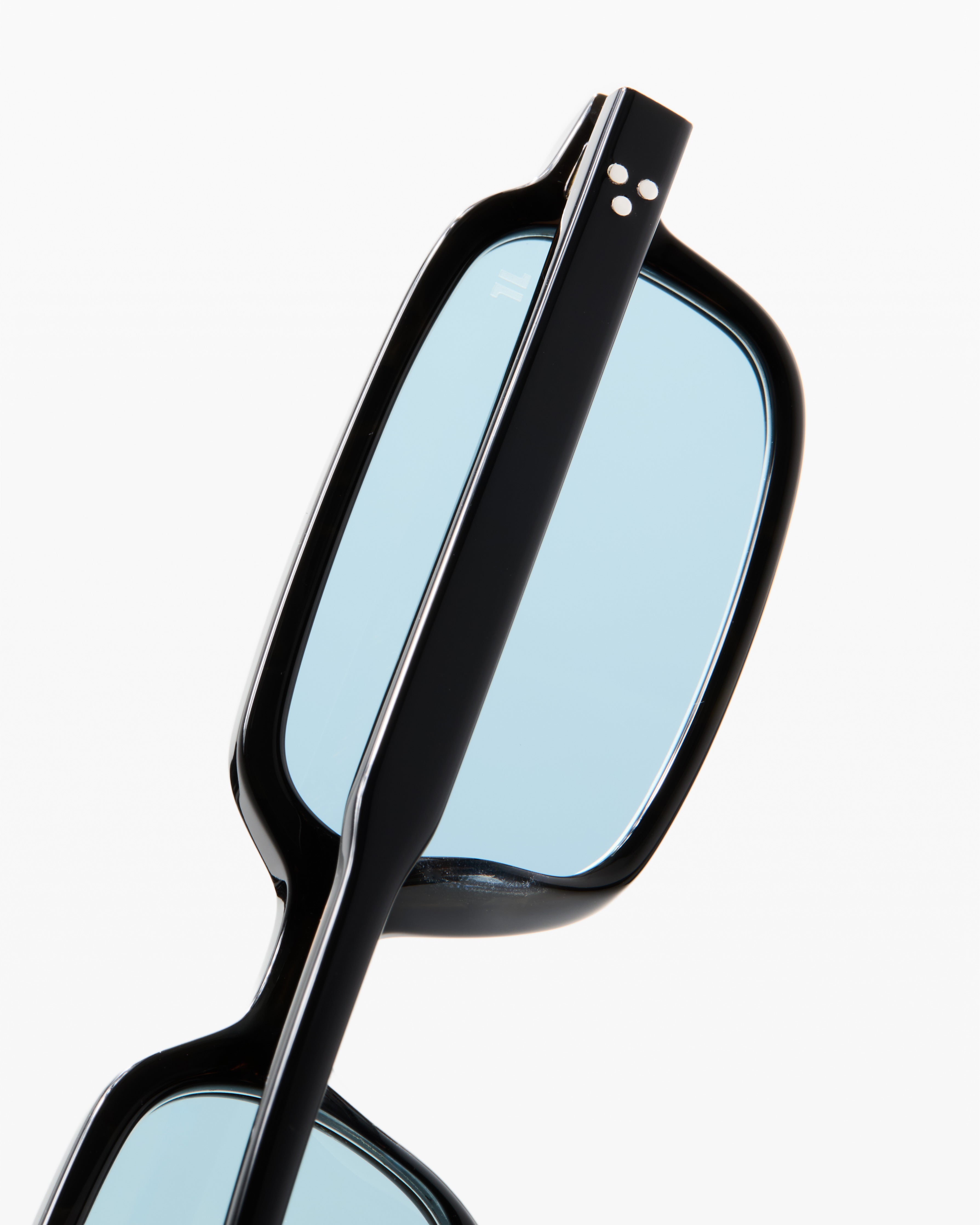https://cdn.shopify.com/s/files/1/0099/7241/6563/files/P0710-BCKes_4_928220e6-1457-41d8-9801-9923c43c4732.jpg?v=1735569073
