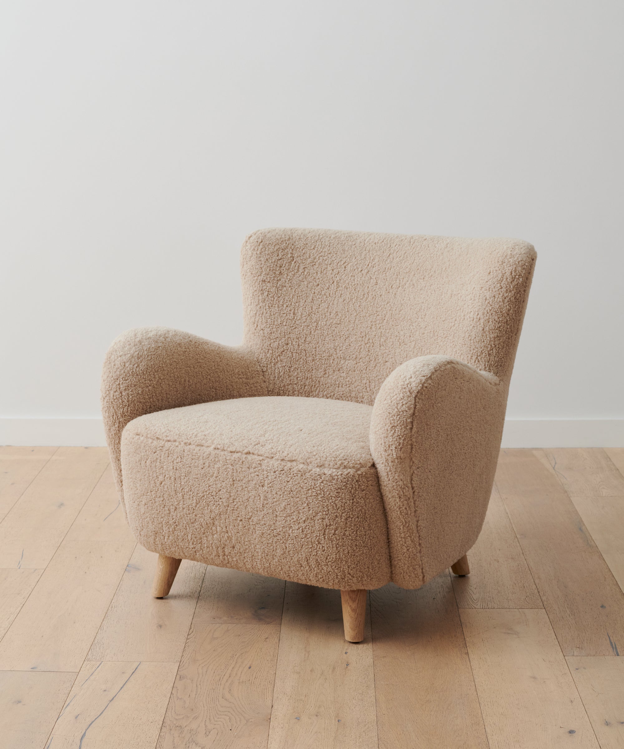 https://cdn.shopify.com/s/files/1/0565/1234/8333/products/PDP_Aspen_Boucle_Chair_Oatmeal.jpg?v=1762182837