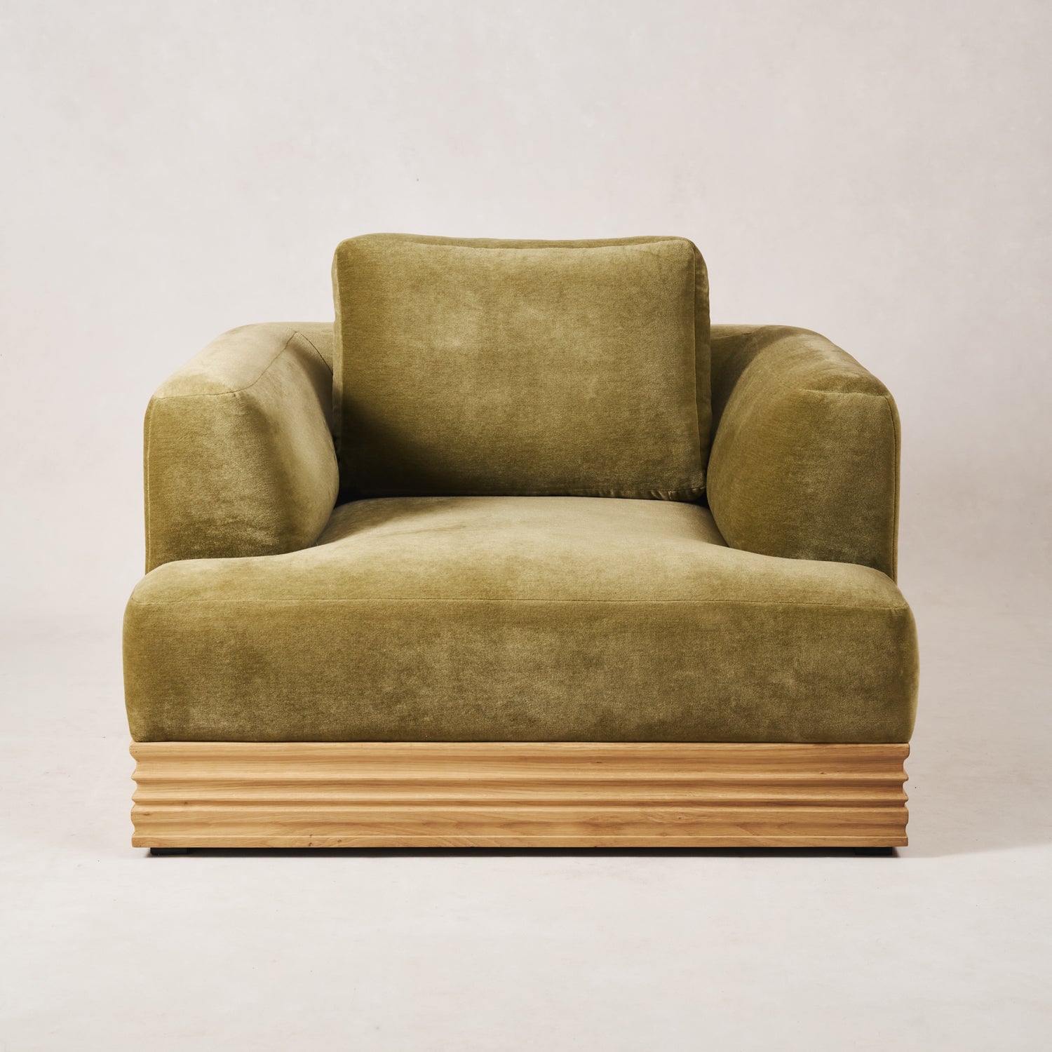 https://cdn.shopify.com/s/files/1/0593/2217/1565/files/Palazzo-Mohair-Wood-Base-Armchair-Sage.jpg?v=1740449894