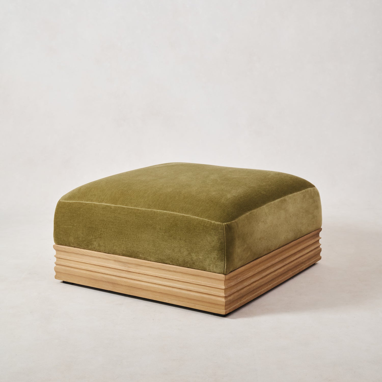 https://cdn.shopify.com/s/files/1/0593/2217/1565/files/Palazzo-mohair-wood-base-ottoman-sage-2.jpg?v=1740460617
