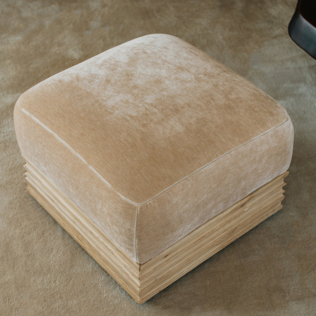 https://cdn.shopify.com/s/files/1/0593/2217/1565/files/Palazzo-mohair-wood-base-pouf-nude-12.jpg?v=1752001061