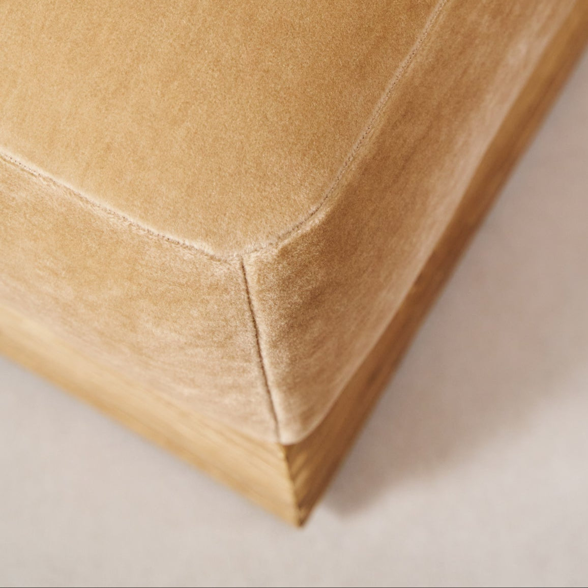 https://cdn.shopify.com/s/files/1/0593/2217/1565/files/Palazzo-mohair-wood-base-pouf-nude-3.jpg?v=1752001012