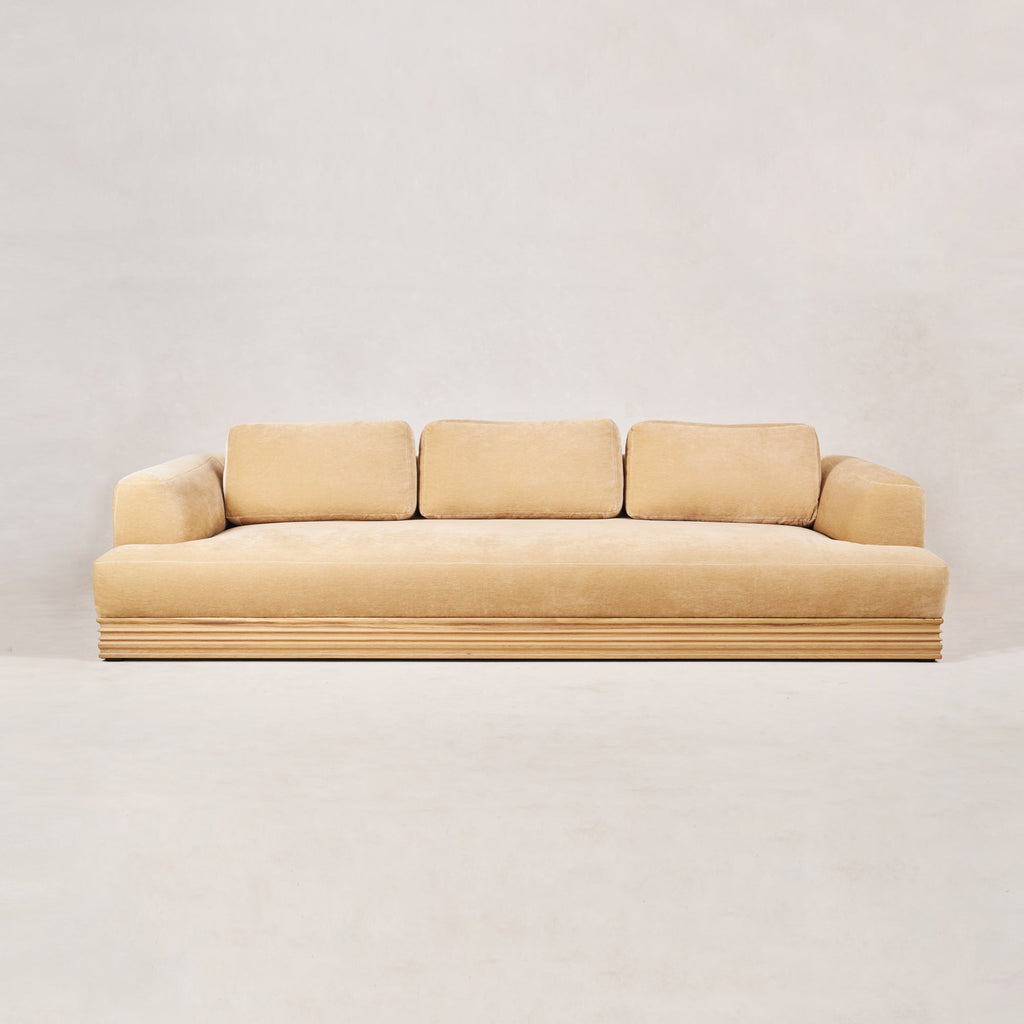 https://cdn.shopify.com/s/files/1/0593/2217/1565/files/Palazzo-sofa-house-of-leon-nude-11.jpg?v=1746130098