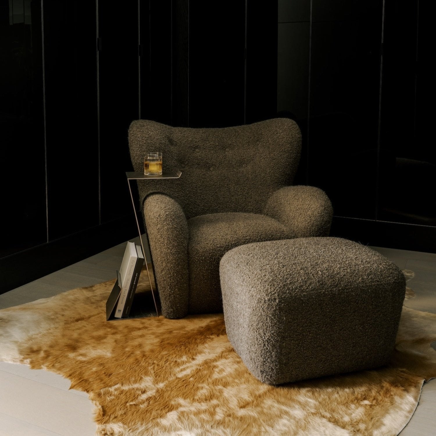 https://cdn.shopify.com/s/files/1/0593/2217/1565/files/Papa-Teddy-Chair-Mocha-Boucle.jpg?v=1740443580