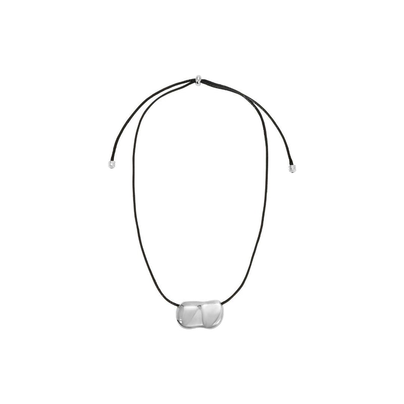 https://cdn.shopify.com/s/files/1/0574/0989/6626/files/PebbleNecklaceSilver_Black.jpg?v=1719242429