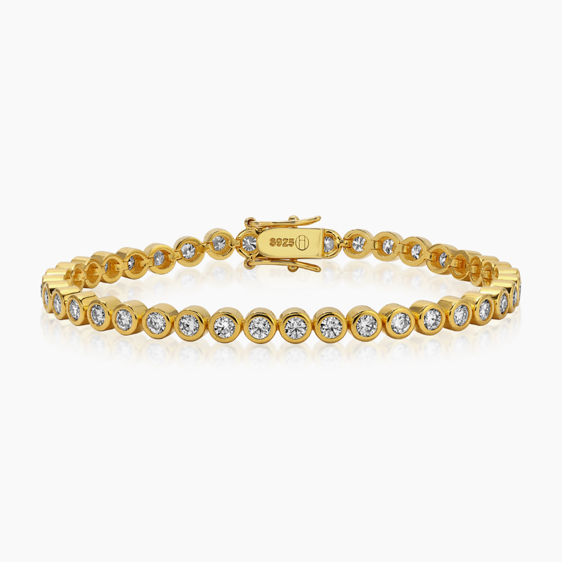 https://cdn.shopify.com/s/files/1/0574/0989/6626/files/Phase-bracelet-silver-product.png?v=1768947369