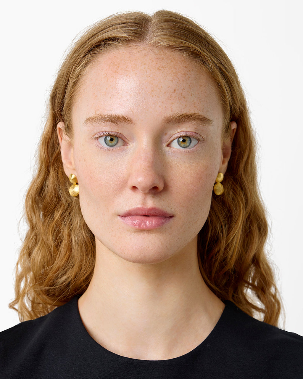 https://cdn.shopify.com/s/files/1/0592/5945/3598/files/RITA_EARRINGS_GOLD_1_7676ed57-dc62-4728-8979-66d65cf2eb8b.jpg?v=1770903324