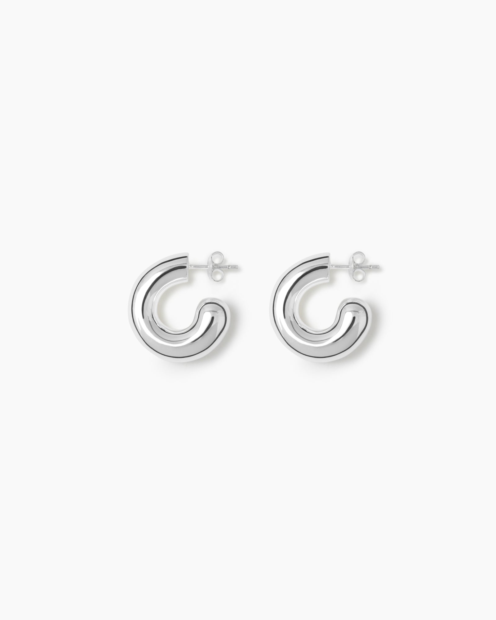 https://cdn.shopify.com/s/files/1/0592/5945/3598/files/ROSE_EARRINGS_SILVER.jpg?v=1748260601