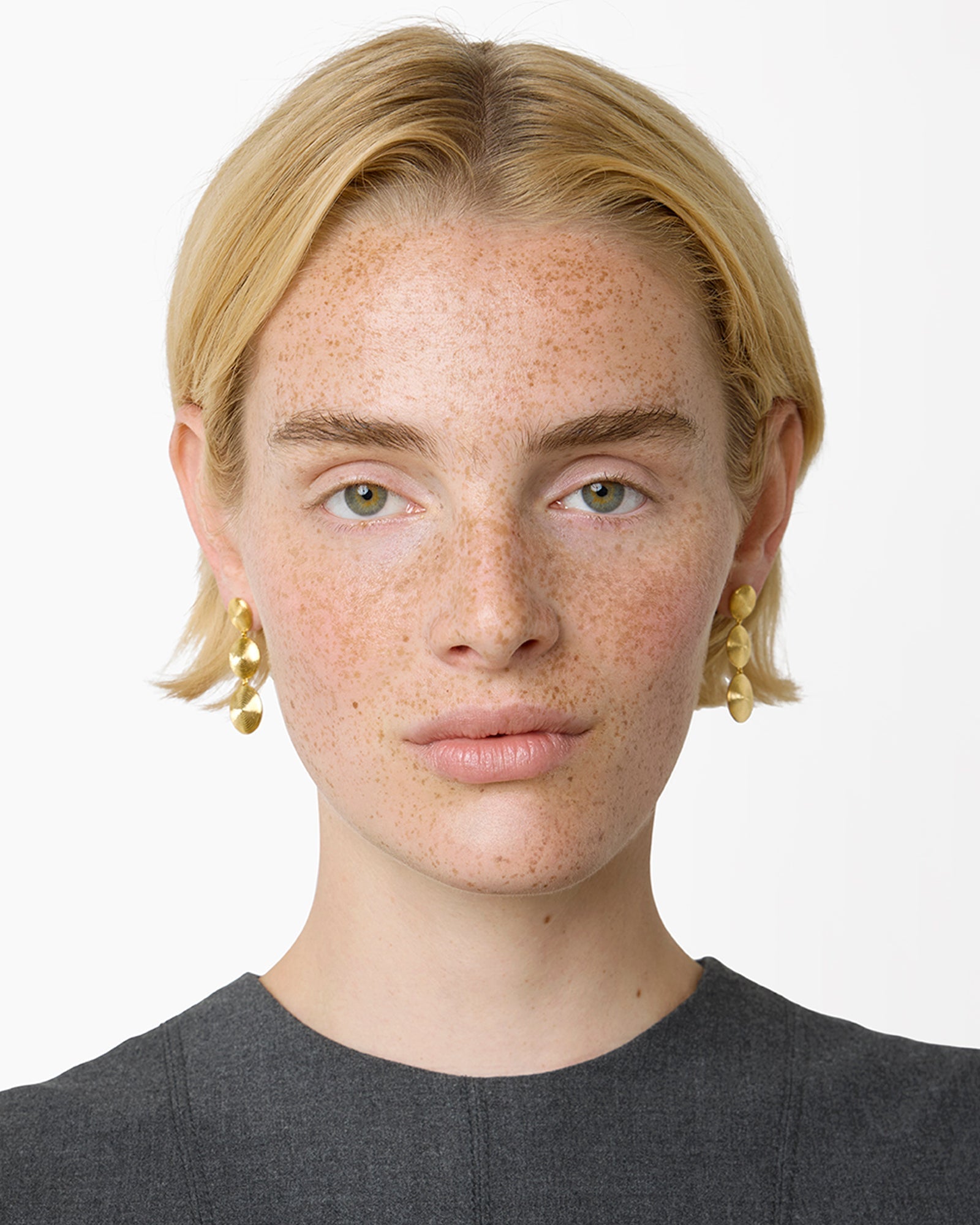 https://cdn.shopify.com/s/files/1/0592/5945/3598/files/RUBY_EARRINGS_GOLD_2_1.jpg?v=1770903971