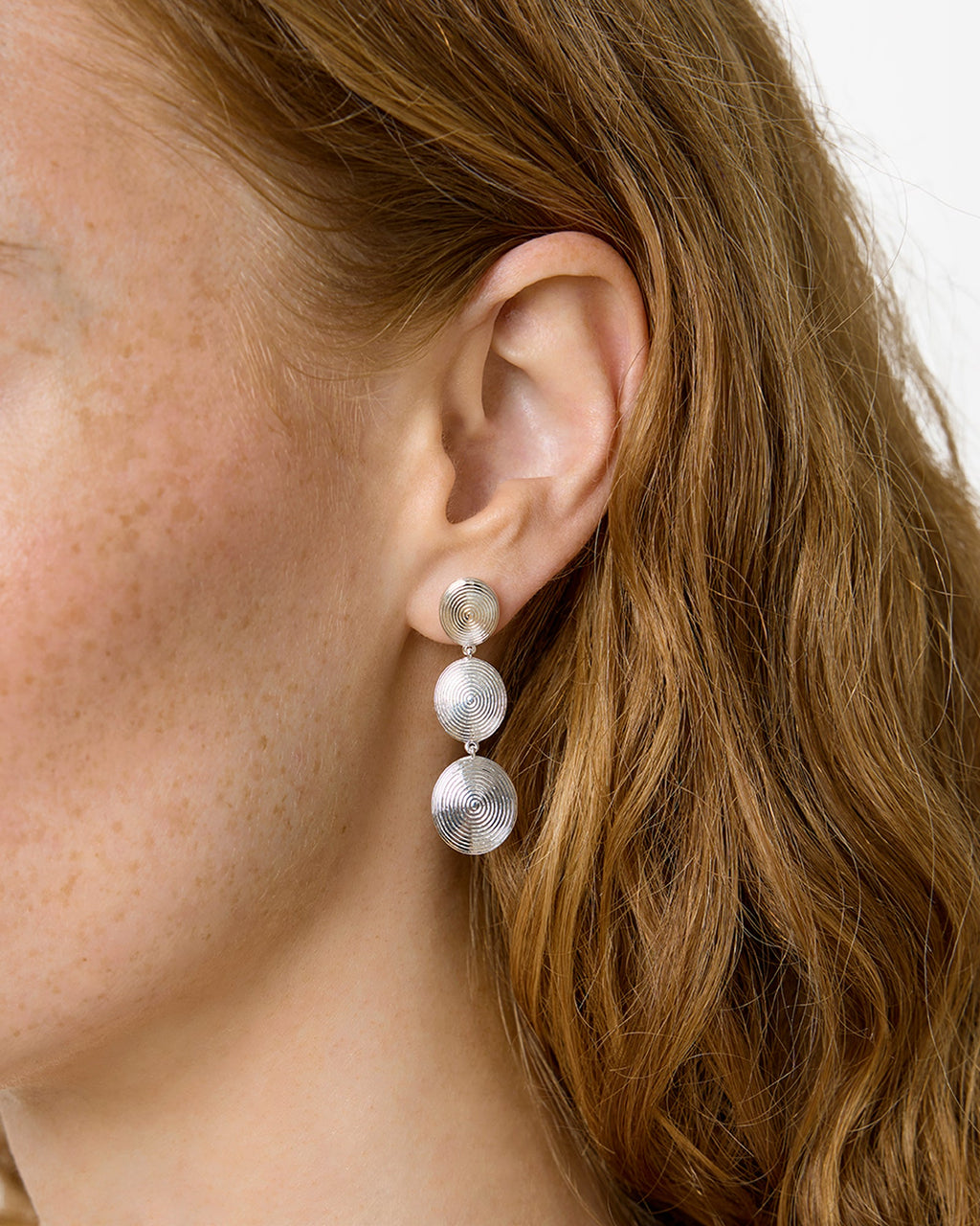 https://cdn.shopify.com/s/files/1/0592/5945/3598/files/RUBY_EARRINGS_SILVER_1_1.jpg?v=1770903972