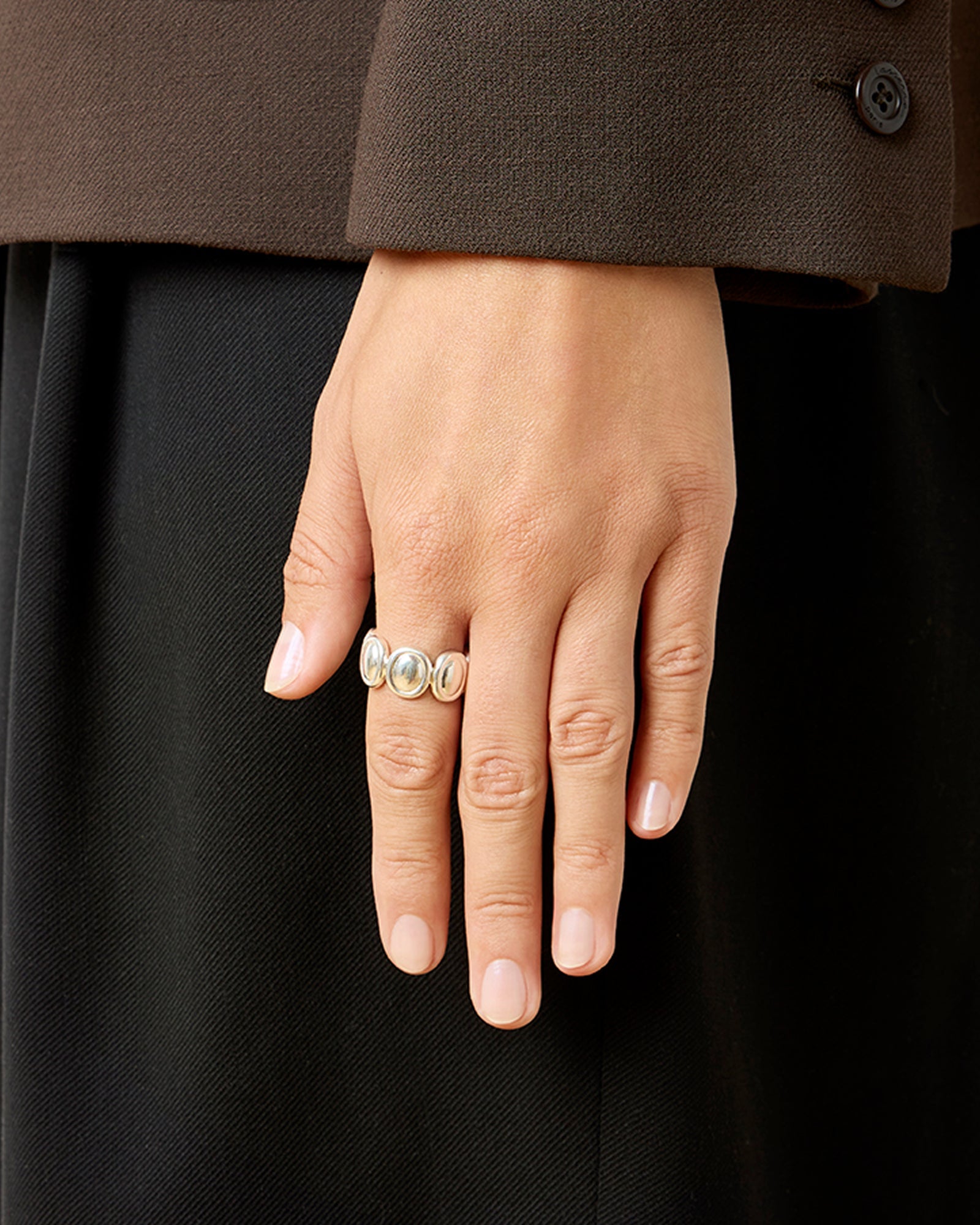 https://cdn.shopify.com/s/files/1/0592/5945/3598/files/SASHA_RING_SILVER_1.jpg?v=1770906383