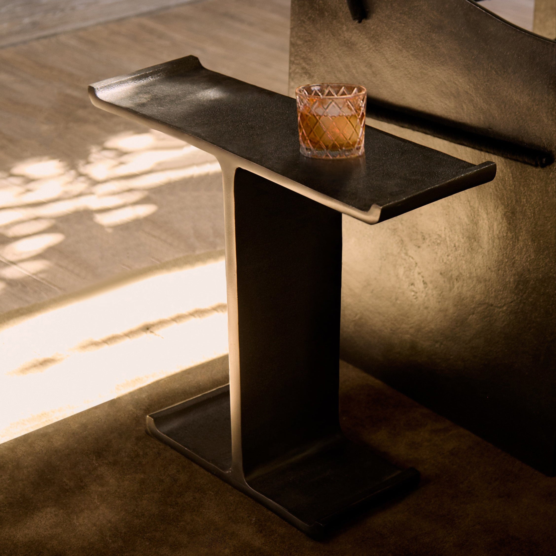 https://cdn.shopify.com/s/files/1/0593/2217/1565/files/Slender_I_Beam_Side_Table_1.jpg?v=1746807065