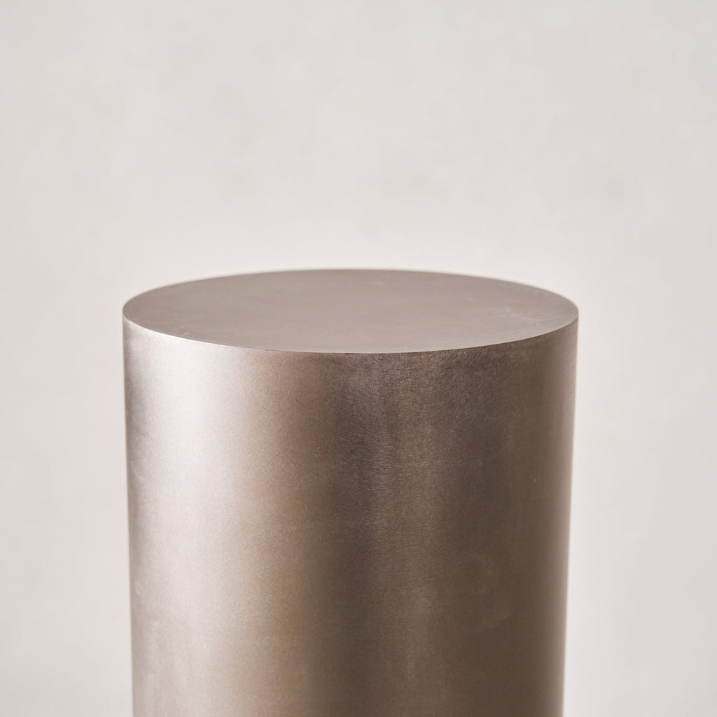 https://cdn.shopify.com/s/files/1/0593/2217/1565/files/Stainless-Steel-Pedestal-4.jpg?v=1756921981