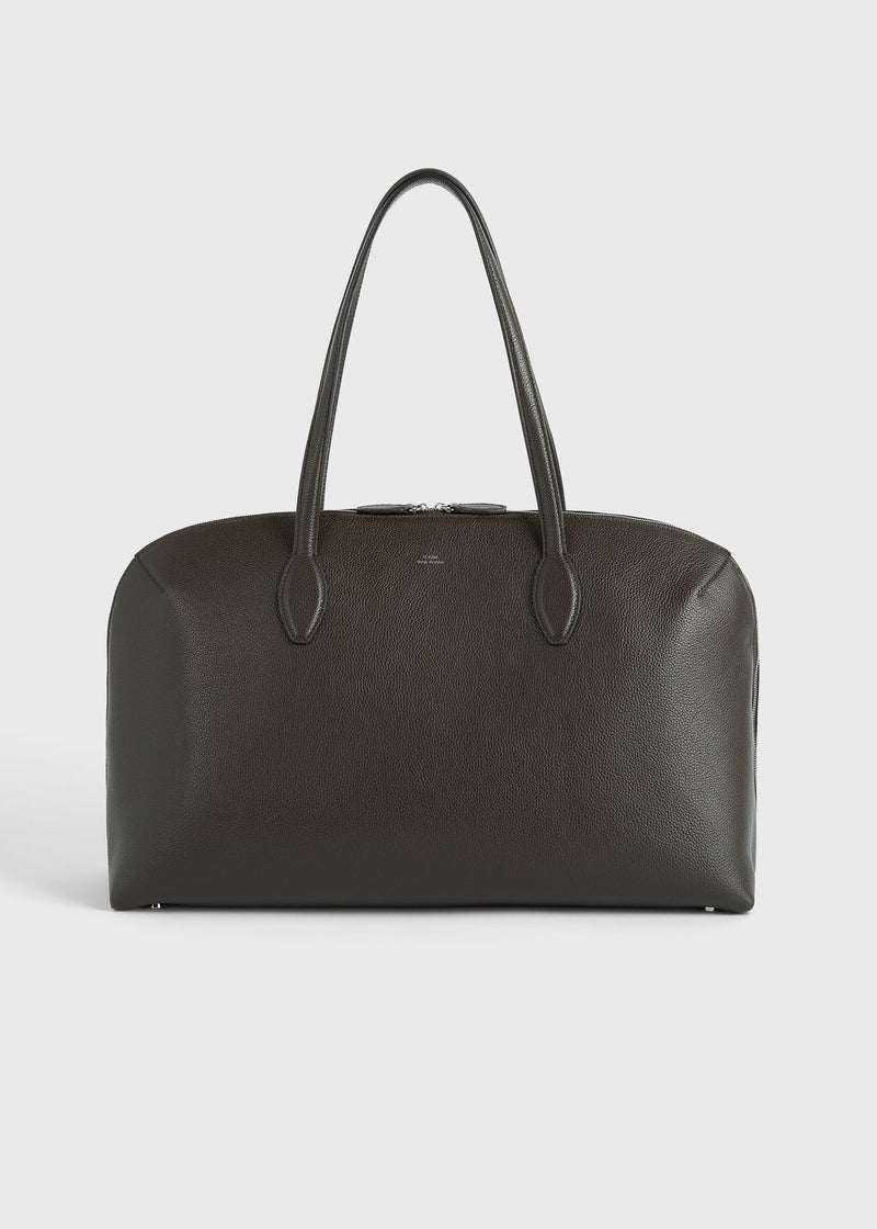 https://cdn.shopify.com/s/files/1/0452/1374/5316/files/TOTEME_ECOM_SS25_GARDEROB_BAGS_GRAINED-LEATHER_DAY_TOTE_252-WAL0082-LE0139_DARKCHOCOLATE_front_GB.jpg?v=1734597473