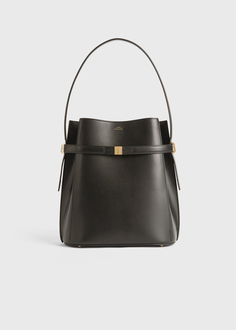 https://cdn.shopify.com/s/files/1/0452/1374/5316/files/TOTEME_FLATS_FW24_BAGS_244-WAL0048-LE0025_CINCHED_TOTE_BARK_front_GB_9fc74ba7-b851-4a9e-b6ef-d33eef20abb4.jpg?v=1721744377