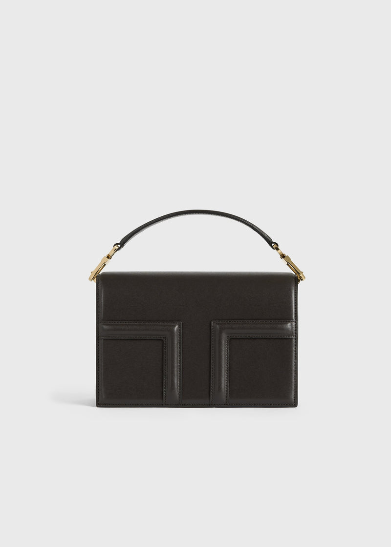 https://cdn.shopify.com/s/files/1/0452/1374/5316/files/TOTEME_FLATS_FW24_BAGS_244-WAL0049-LE0025_MINI_T-FLAP_BAG_BARK_front_GB_a5b02375-4147-4f9d-b325-050d68701f71.jpg?v=1721745073