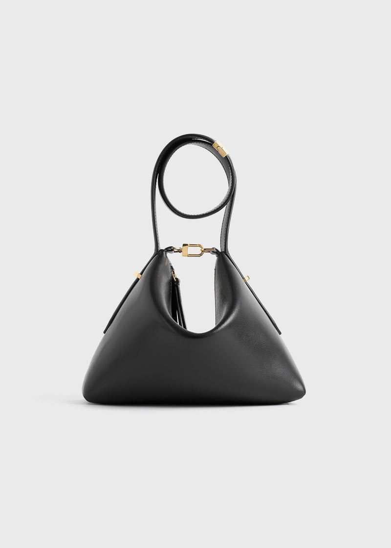 https://cdn.shopify.com/s/files/1/0452/1374/5316/files/TOTEME_FLATS_PF25_SEASONAL_BAG_253-WAL0090-LE0025_LEATHER_SCOOP_WRISTLET_BLACK_front_GB_672b456c-83b2-4166-a2f5-ae6ba02fb133.jpg?v=1744812204