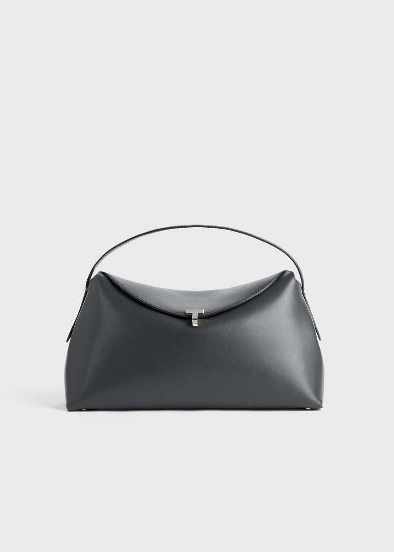 https://cdn.shopify.com/s/files/1/0452/1374/5316/files/TOTEME_FLATS_SEASONAL_PS25_BAGS_234-WAL956-LE0025_T-LOCK_LEATHER_TOP_HANDLE_SHARK_front_GB.jpg?v=1729669590