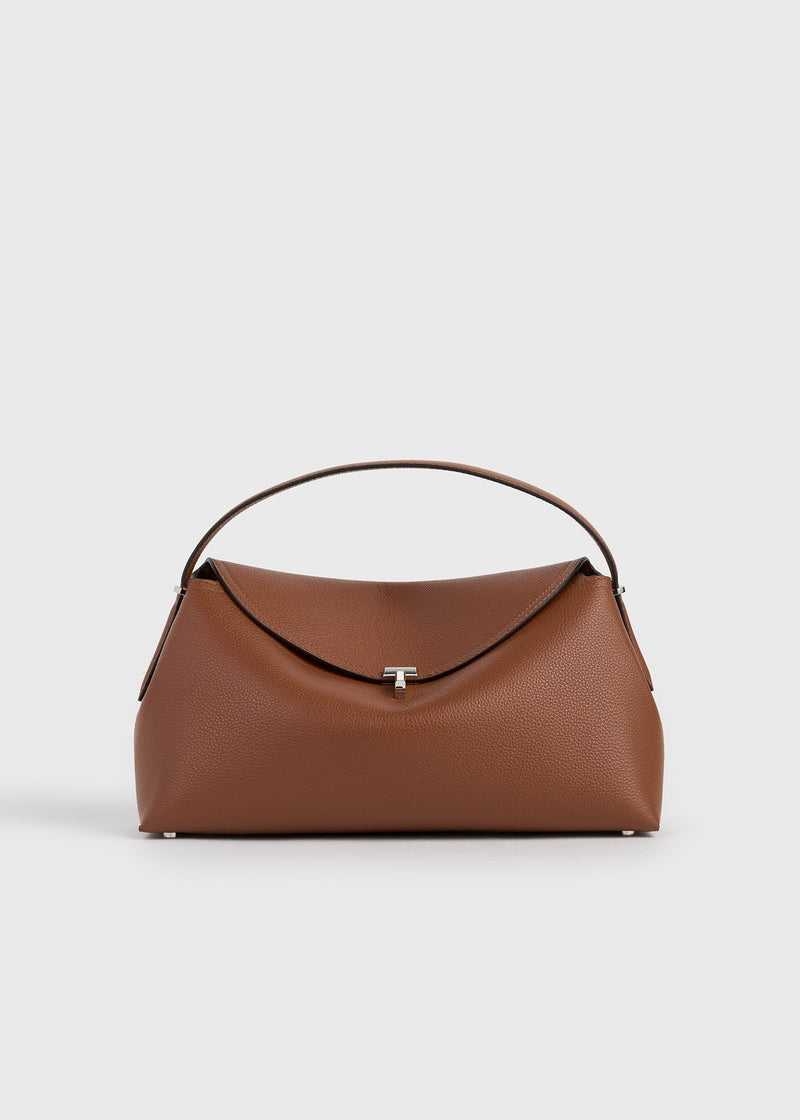 https://cdn.shopify.com/s/files/1/0452/1374/5316/files/TOTEME_FLATS_SS26_SEASONAL_BAGS_234-WAL961-LE0030-365_T_LOCK_GRAINED_LEATHER_TOP_HANDLE_SIENNA_front_GB.jpg?v=1768823830