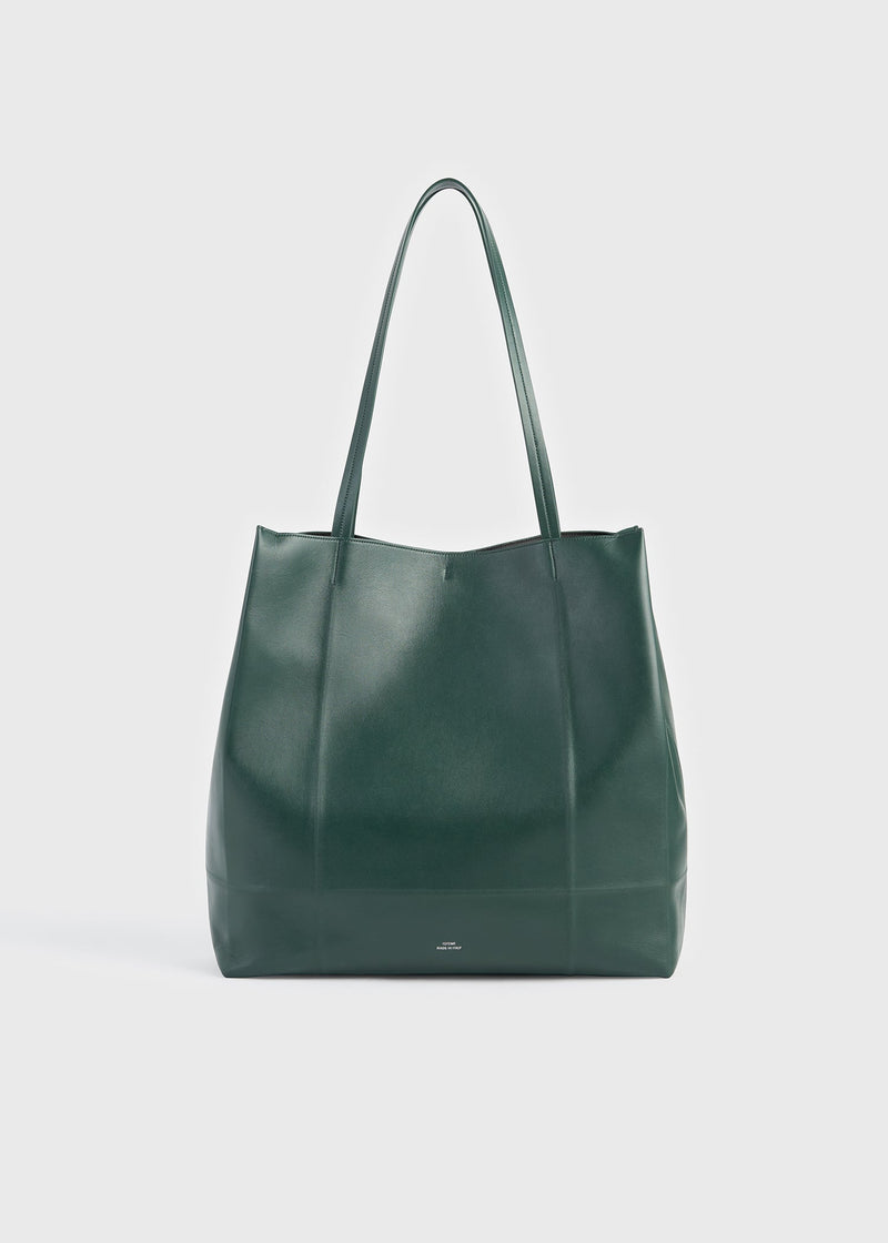 https://cdn.shopify.com/s/files/1/0452/1374/5316/files/TOTEME_FLATS_SS26_SEASONAL_BAGS_262-WAL0107-LE0206-136__ROAM_LEATHER_TOTE_DARK_GREEN_front_GB.jpg?v=1768823803