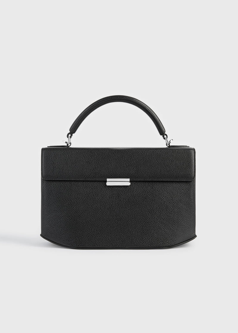 https://cdn.shopify.com/s/files/1/0452/1374/5316/files/TOTEME_FLATS_SS26_SEASONAL_BAGS_262-WAL0125-LE0030-001_CLIP_GRAINED_LEATHER_TOP_HANDLE_BLACK_front_GB.jpg?v=1768823765
